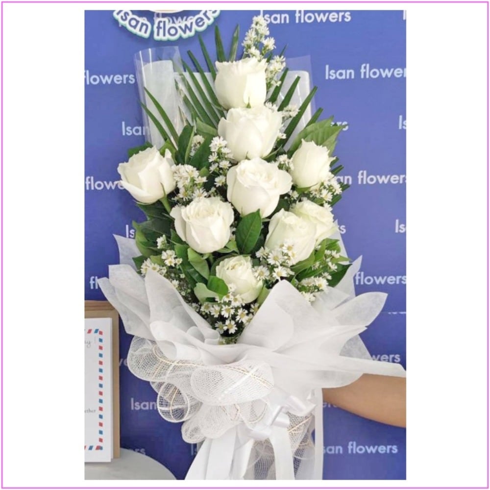 9 big white roses in white tall bouquet a pre